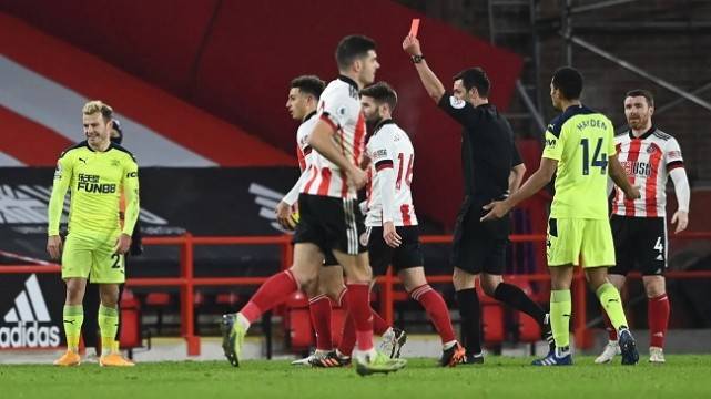  杜库雷反击奔袭七十米，谢菲联保级生死战上演极速反击好戏  